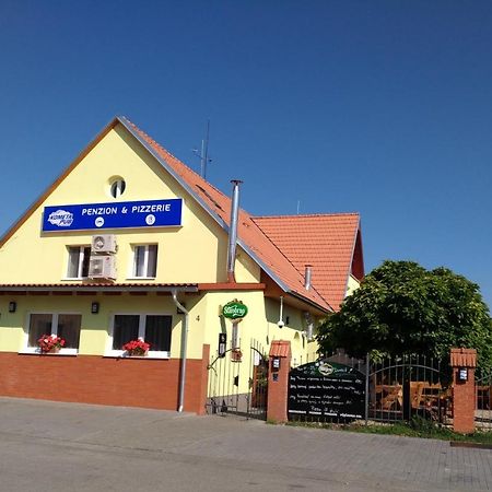 Penzion Kometa Pasohlávky エクステリア 写真